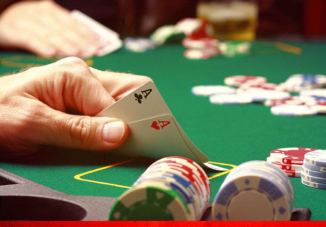 Poker Tournament: How to Play Heads-up